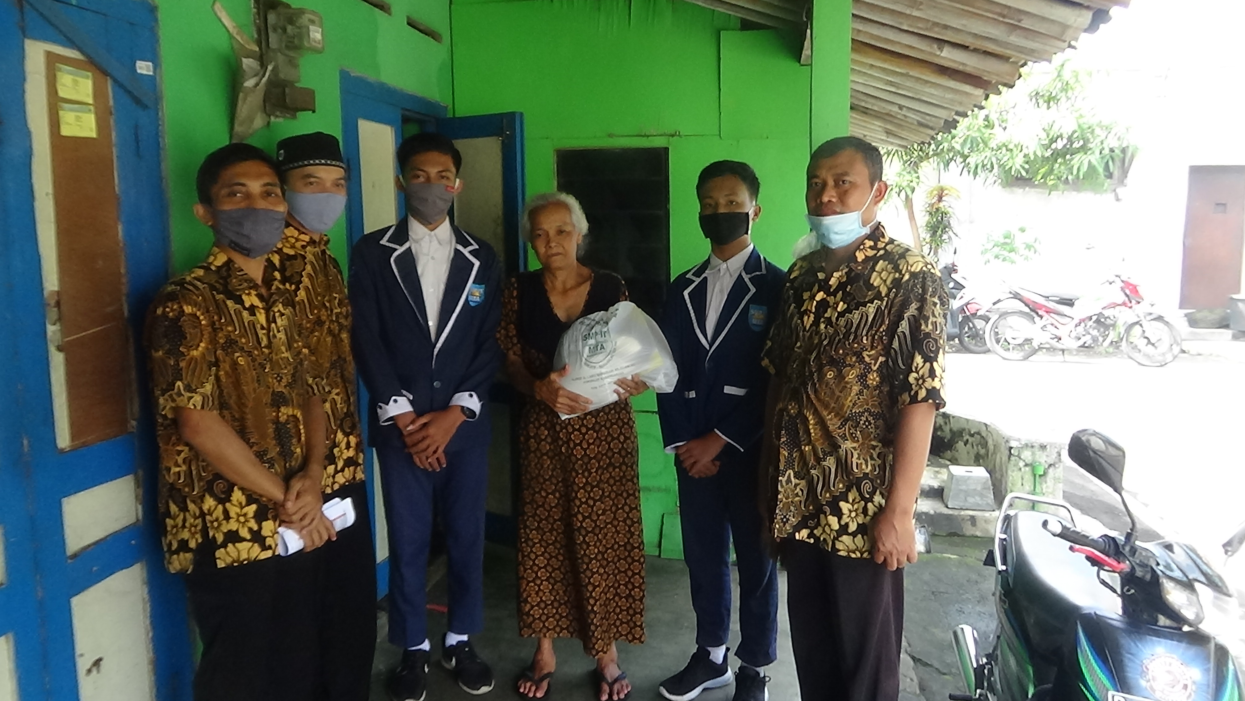 SMP IT  MTA Peduli Covid 19